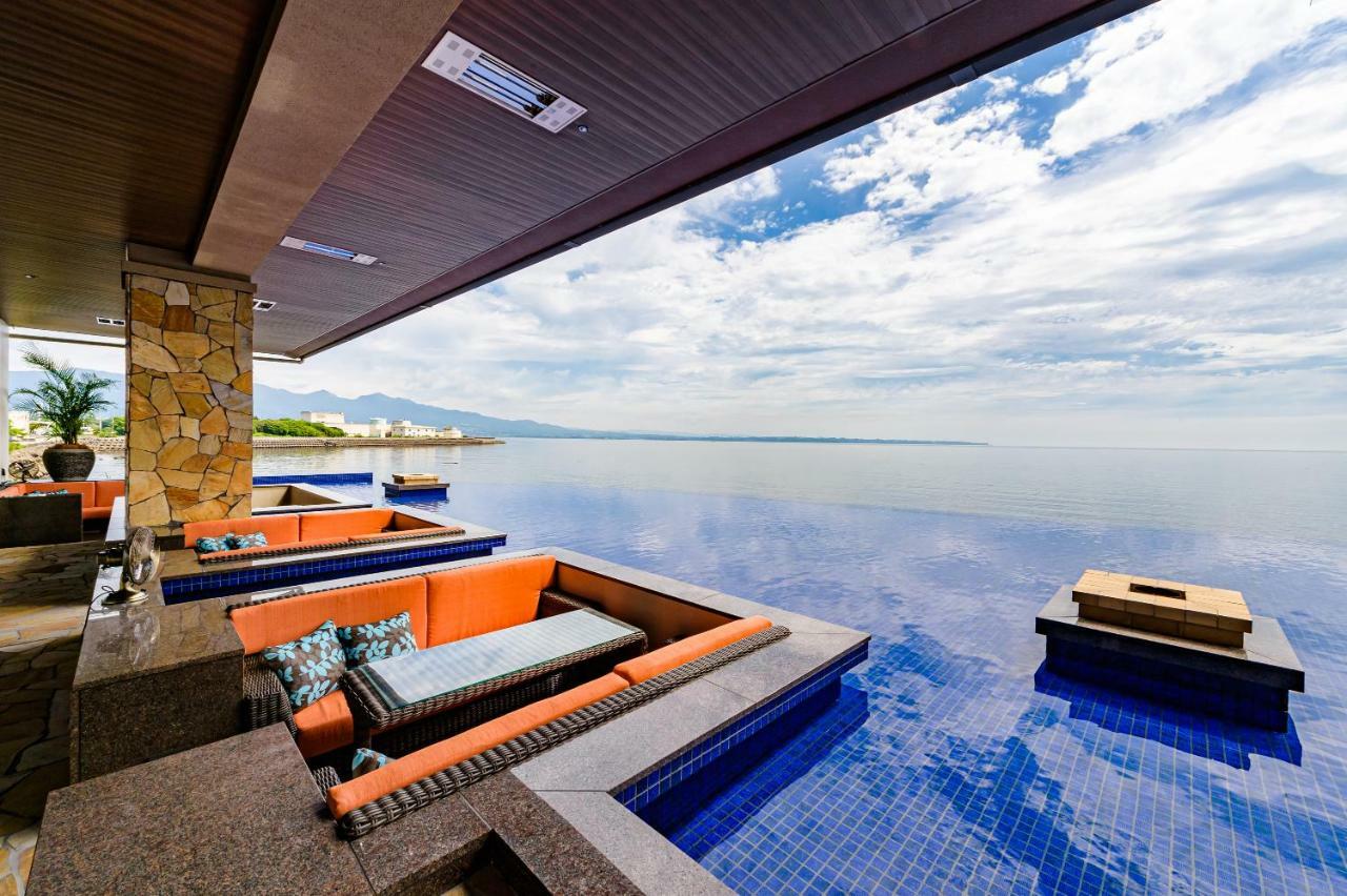 Amane Resort Seikai Beppu Exteriér fotografie Infinity pool at the hotel
